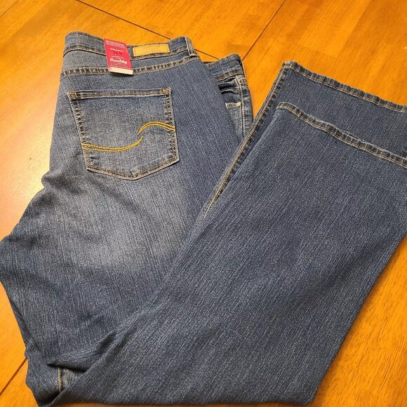 NWT Levi's Signature Womans Plus 24 M modern boot cut denim jeans. S2 - Picture 3 of 3